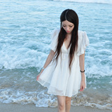 T-Baby夏季新款女装海边渡假裙 白色雪纺连衣裙大v领沙滩裙荷叶边
