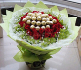 【皇冠信誉】送昆明费列罗-红玫瑰-金莎巧克力花束-生日混搭花束
