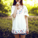 2014秋装新款韩版宽松女蕾丝拼接印花中长款长袖圆领衬衫打底衬衣