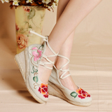 春季 女鞋 老北京布鞋 民族风绣花鞋 复古单鞋高跟 牛津底 坡跟