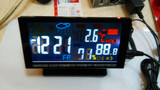 双色温度计电子时钟车用汽车电压计电子表湿度计具有天气预报功能