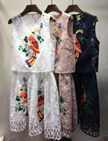 个性女装时尚新款 彩色凤凰刺绣 雕花镂空下摆 假两件蕾丝连衣裙