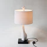 北欧简约现代风格床头台灯创意时尚长颈鹿客厅卧室书房装饰台灯