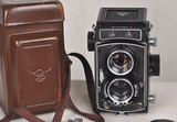 上个世纪国产的黑脸海鸥4B120胶片双镜头反光式精品机型老相机