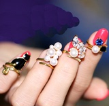 韩国进口流行饰品 时尚潮女护甲指甲套水钻梅花指环戒指女食指环