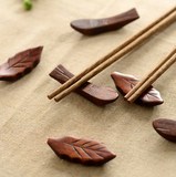 特价 木质筷枕日式餐具家用筷子架创意餐桌筷子托原木筷子托筷架