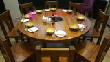 现代简约实木餐桌椅组合圆形榆木餐桌组装饭桌圆桌桌子