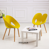 时尚餐椅 扶手塑料椅木脚会客椅 咖啡厅椅创意设计师椅个性休闲椅