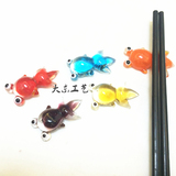 大东工艺玻璃大眼鱼筷子架 创意厨房筷枕托 卡通大眼鱼筷架 筷托