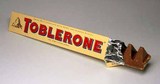 Toblerone瑞士三角牛奶巧克力含蜂蜜及巴旦木糖50g