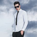 AZ蚁族夏季青年长袖衬衫男薄款韩版修身白色衬衣休闲商务正装寸衫