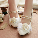 婚鞋白色婚纱鞋中跟新娘结婚鞋子珍珠扣带平底孕妇伴娘鞋女高跟鞋