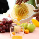 日本进口家用简易 手动榨汁器柠檬橙子挤水果 婴儿迷你原汁榨汁机