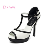 Daphne/达芙妮15年夏女鞋 时尚拼接细跟包脚凉鞋女鞋1015303353