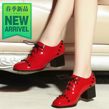 欧美潮2015新款女单鞋 真皮休闲粗跟铆钉系带中跟鞋红黑色女皮鞋
