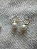 14k金珍珠耳勾 天然白色淡水珍珠耳环，9.5～10毫米，正圆无瑕