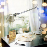 新款促销意大利经典设计个性创意台灯简约时尚卧室书房办公室灯饰