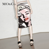 MO&Co.中长款半身裙子夏季波普风铅笔裙梦露印花MA152SKT106moco