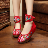 老北京女布鞋坡跟绣花鞋子民族风红色高跟单鞋内增高舞蹈汉服婚鞋