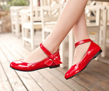 红色甜美公主鞋大童少女皮鞋圆头平底单鞋初中学生白色花童娃娃鞋