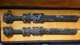 古玉老玉，战汉兵器和田青玉兽面纹龙凤镂空玉剑2把，长72厘米