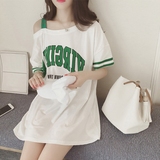 夏装2016新款韩版一字领漏肩字母棉t上衣中长款白色T恤女装短袖