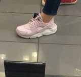 Nike Huarache 华莱士跑步鞋女鞋粉色 英国代购正品 无鞋盒