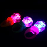 儿童发光玩具批发 创意闪光戒指LED闪钻石光戒指灯 广场地摊货源
