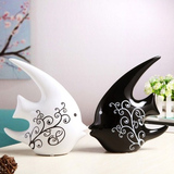 欧式现代创意简约客厅家居软装饰品陶瓷器动物黑白对鱼摆件工艺品