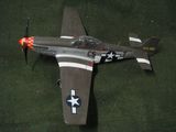 BBI 美军二战P51D战斗攻击机 1：18带兵人飞机模型（无盒）