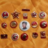 文革时期红色收藏 保真品毛主席像章 16枚未流通老纪念章徽章包邮