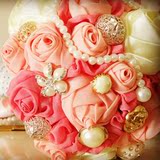 粉色新娘韩式手捧花水钻珍珠纽扣金属包邮手工布艺玫瑰DIY材料包