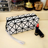 日本同款化妆包 手拿小号大容量随身便携手提收纳几何菱格女包