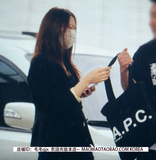 韩国代购郑秀晶机场同款字母APC包黑色帆布包 现货