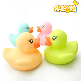 波波鱼 水彩小鸭 小黄鸭捏捏叫浮水鸭子婴儿戏水玩具宝宝洗澡鸭子