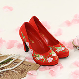 新款中式新娘婚鞋古典红色绣花鞋秀禾旗袍龙凤褂女鞋高中低跟春夏