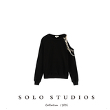 SOLO STUDIOS/小众设计师款个性珠花链圆领套头露肩卫衣女