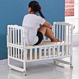 日本购 色婴儿摇篮床宝宝床送椰棕垫子婴儿床实木可变书桌儿童床