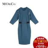 MO&Co.钉珠蛋糕布太空棉七分袖收腰中长款连衣裙MA161SKT95 moco