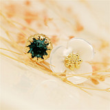 韩国进口小清新花朵祖母绿宝石不对称耳钉时尚白搭小雏菊水钻耳环