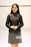 阿伟商贸冬季出口韩国原单女装修身显瘦短款黑色白鹅绒羽绒服外套