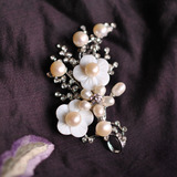 一剪梅。天然淡水珍珠 手工镶嵌 水钻 优雅花式梅花胸针 别针胸花