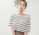 2016韩国代购Chuu夏季韩版横细条纹中袖宽松一字领露肩性感女T恤