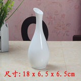陶瓷小花瓶摆件插花瓶创意家居饰品白色小花瓶现代艺术装饰餐桌