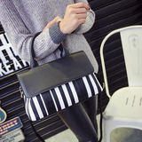 2015冬季新款经典时尚黑白撞色条纹手提单肩斜挎女包包  包邮
