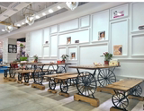 新款实木咖啡厅桌椅组合长方形户外休闲桌椅车轮创意复古铁艺餐桌