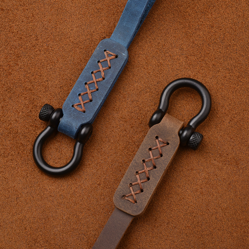 Mad Horse leather car with keychain pendant leather BMW Mercedes-Benz Audi Volkswagen Porsche male and female personality creativity