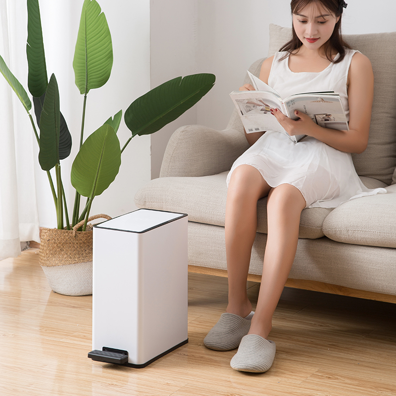 Deer can Nordic wind garbage can light luxury living room bedroom foot-type trash can toilet cover creative paper basket