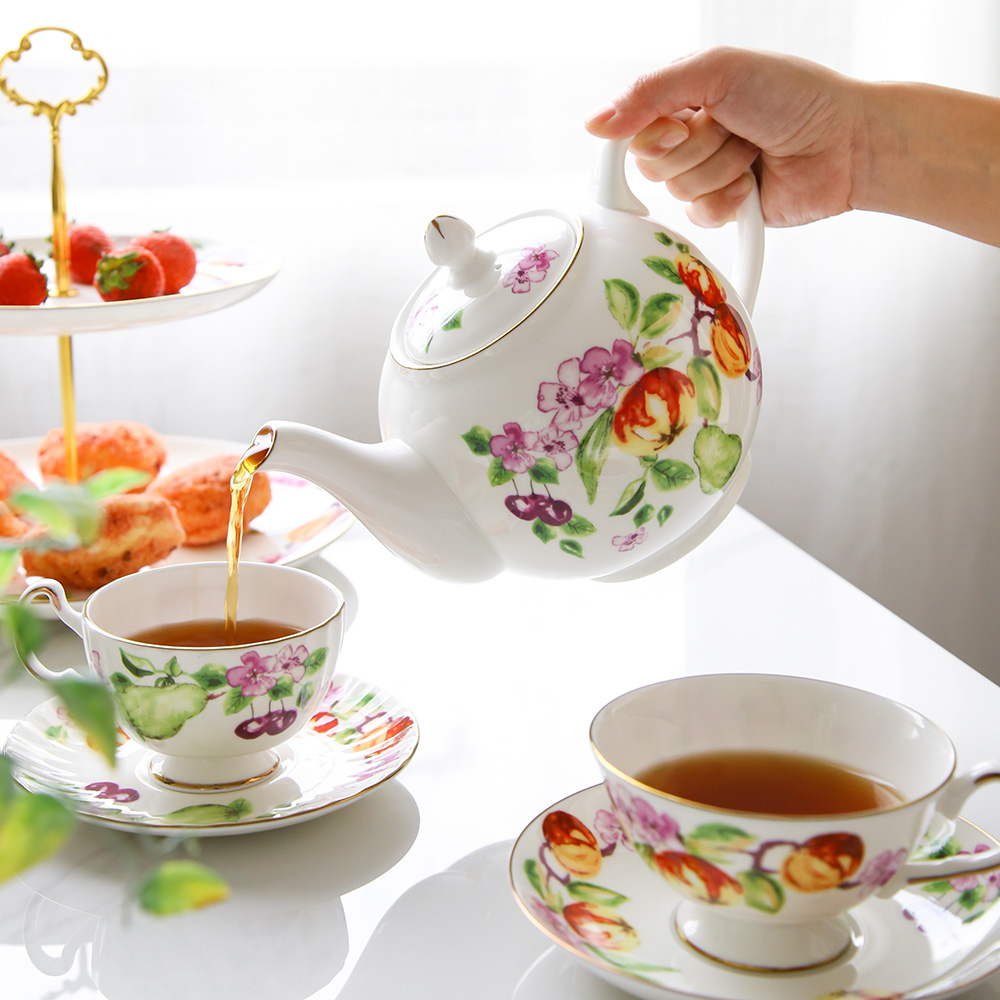 Bone porcelain creative English afternoon tea with black tea coffee idyllic ceramic pot cup dish European double-layered fruit plate snacks