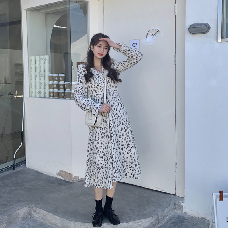 Spring 2021 new womens draw rope pleated v collar orange terrier French first love long skirt gentle wind broken flower dress